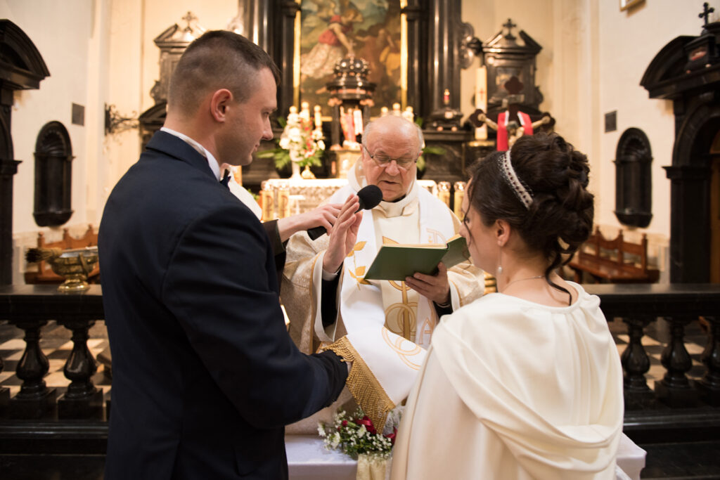 Przysięga małżeńska w Sanktuarium w Czernej, fotograf ślubny
