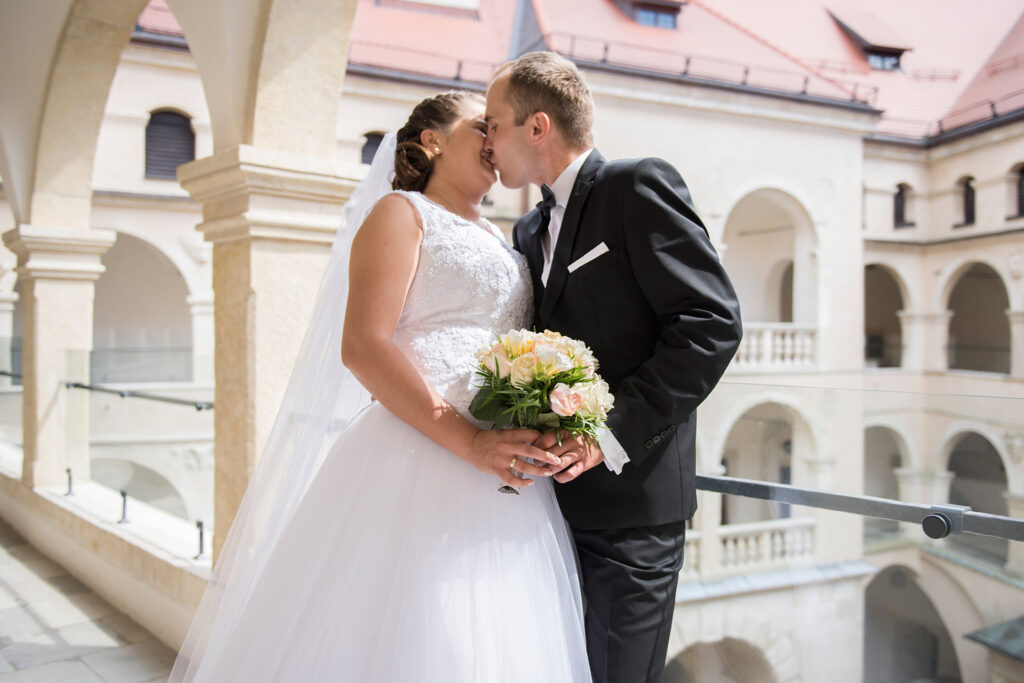 Sesja ślubna na zamku w Pieskowej Skale, fotograf ślubny